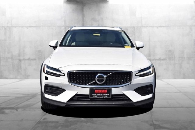 2025 Volvo V60 Cross Country Plus