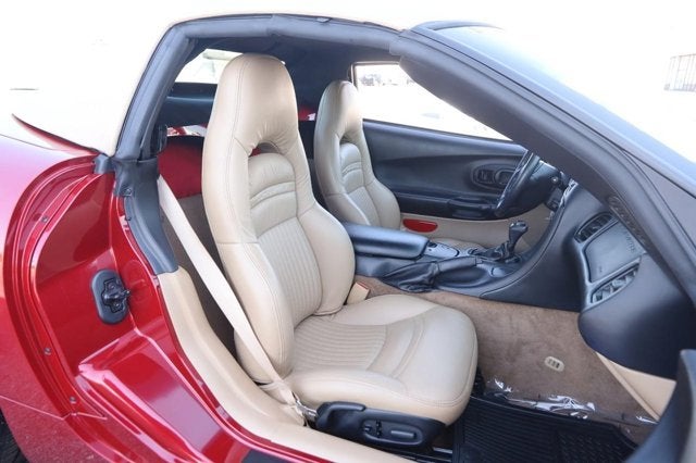 2004 Chevrolet Corvette 2dr Convertible