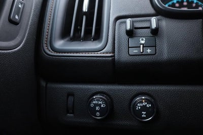 2022 GMC Canyon 4WD AT4 w/Leather