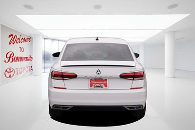 2021 Volkswagen Passat 2.0T R-Line