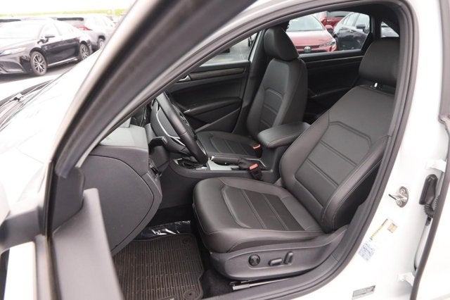 2021 Volkswagen Passat 2.0T R-Line