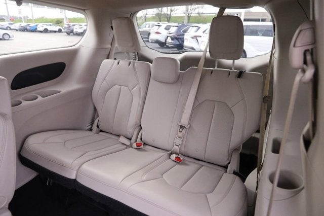 2021 Chrysler Voyager LXI