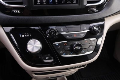 2021 Chrysler Voyager LXI