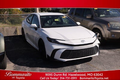 2025 Toyota Camry SE