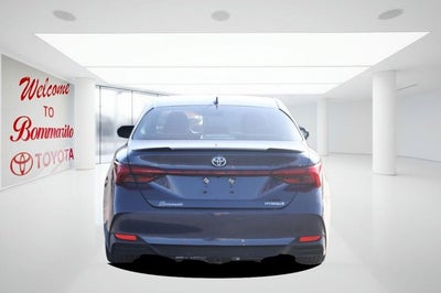 2020 Toyota Avalon Hybrid XSE
