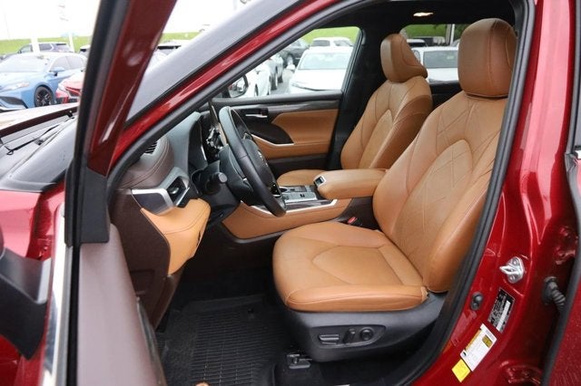 2021 Toyota Highlander Hybrid Platinum