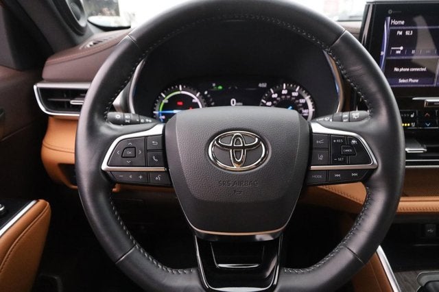 2021 Toyota Highlander Hybrid Platinum