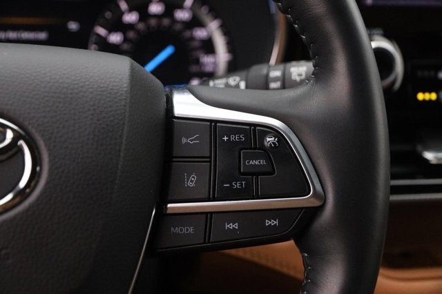 2021 Toyota Highlander Hybrid Platinum