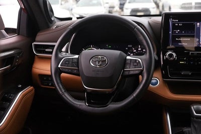 2021 Toyota Highlander Hybrid Platinum