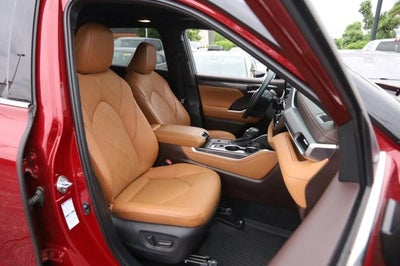 2021 Toyota Highlander Hybrid Platinum