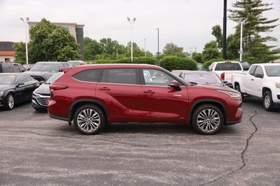 2021 Toyota Highlander Hybrid Platinum