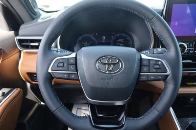 2024 Toyota Highlander Hybrid Platinum