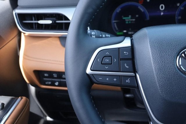 2024 Toyota Highlander Hybrid Platinum