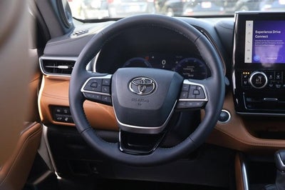 2024 Toyota Highlander Hybrid Platinum