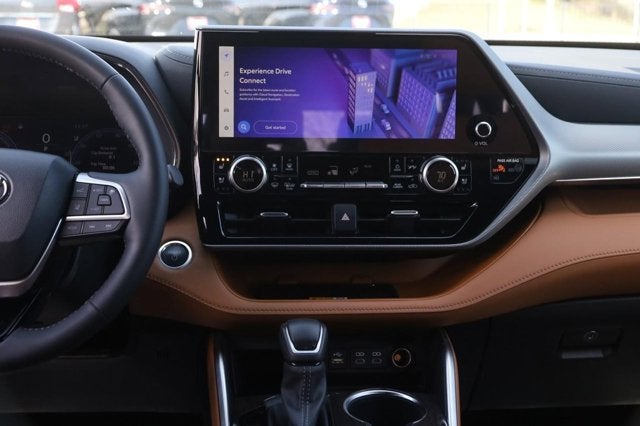 2024 Toyota Highlander Hybrid Platinum
