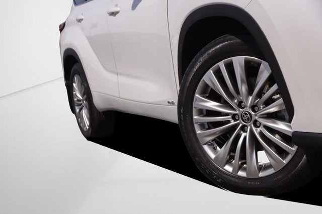 2024 Toyota Highlander Hybrid Platinum