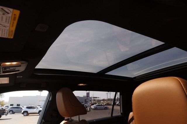 2024 Toyota Highlander Hybrid Platinum