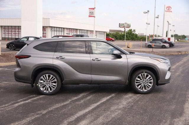 2026 Toyota Highlander Hybrid Platinum
