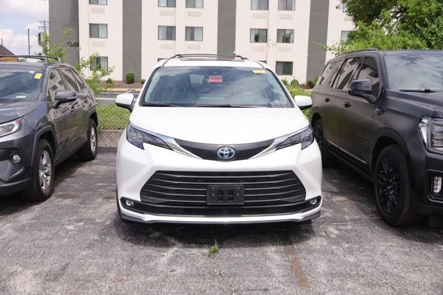 2025 Toyota Sienna XLE