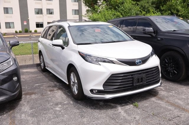 2025 Toyota Sienna XLE