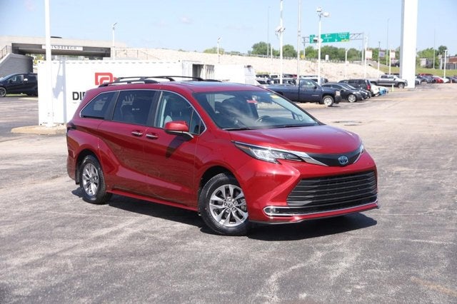 2023 Toyota Sienna XLE
