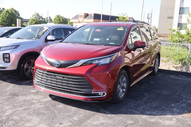 2023 Toyota Sienna XLE
