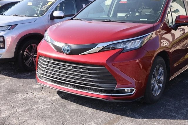 2023 Toyota Sienna XLE