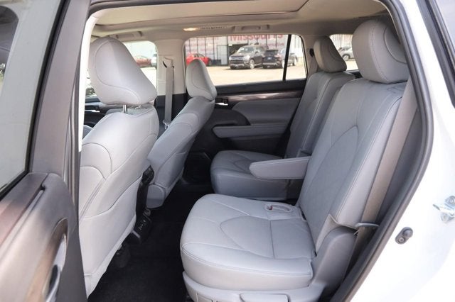 2024 Toyota Highlander Platinum