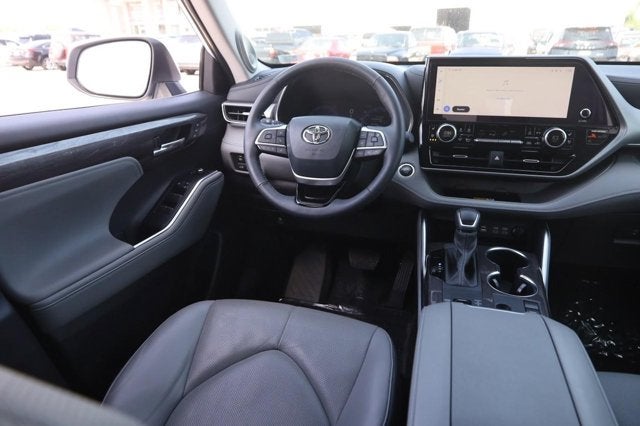2024 Toyota Highlander Platinum