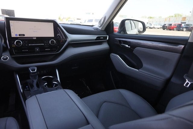 2024 Toyota Highlander Platinum