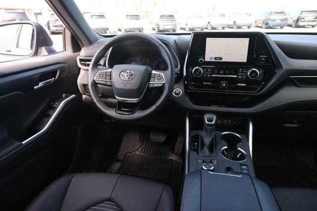 2025 Toyota Highlander XSE