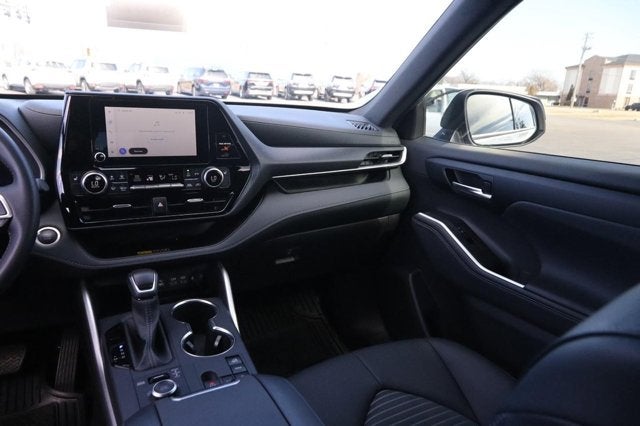 2025 Toyota Highlander XSE