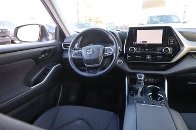 2024 Toyota Highlander LE