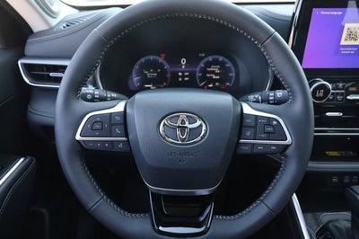 2025 Toyota Highlander Platinum