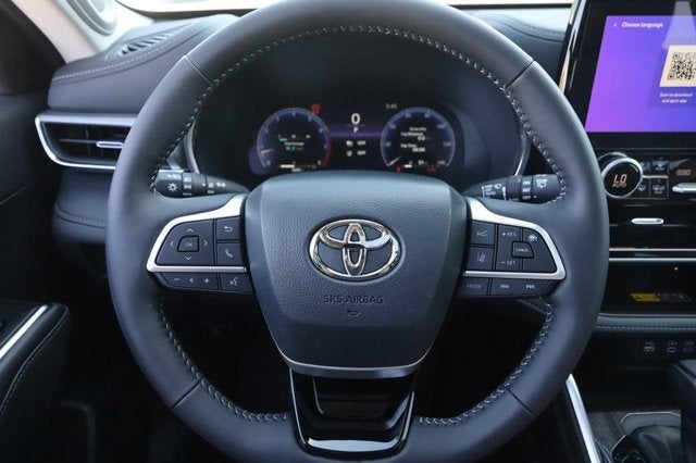 2025 Toyota Highlander Platinum