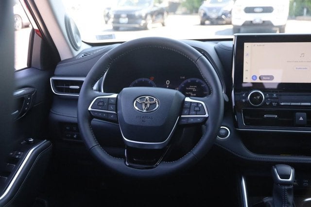 2025 Toyota Highlander Platinum