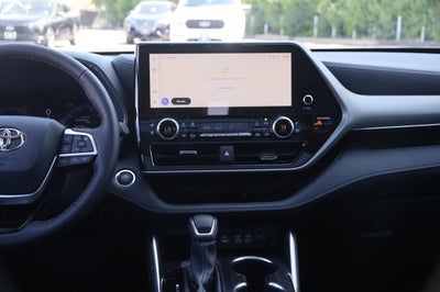 2025 Toyota Highlander Platinum