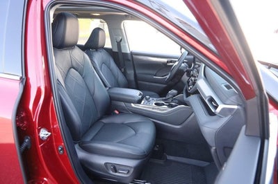 2025 Toyota Highlander Platinum