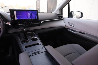 2025 Toyota Sienna XLE