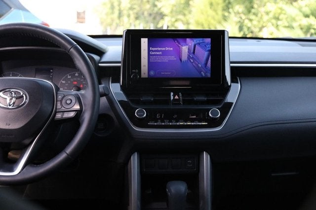 2025 Toyota Corolla Cross LE