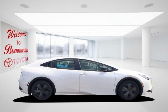 2025 Toyota Prius LE