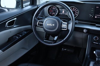 2024 Kia Carnival LX