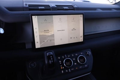 2024 Land Rover Defender SE