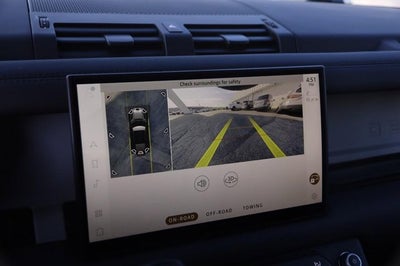 2024 Land Rover Defender SE