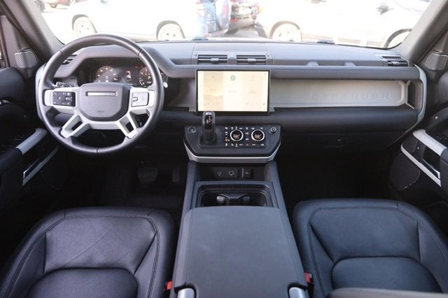 2024 Land Rover Defender SE