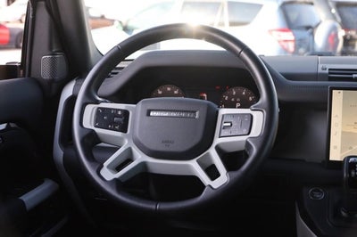 2024 Land Rover Defender SE