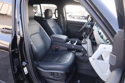 2024 Land Rover Defender SE