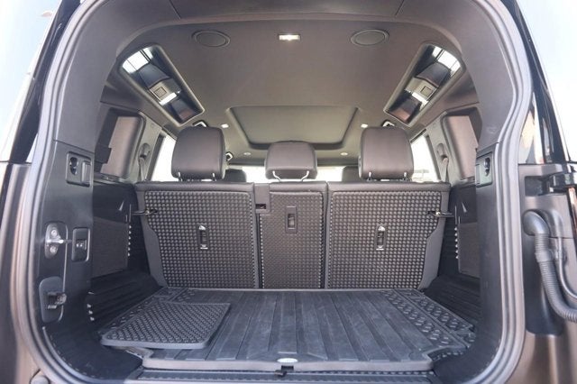 2024 Land Rover Defender SE