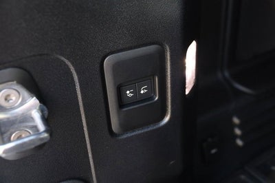 2024 Land Rover Defender SE