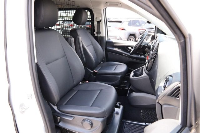 2023 Mercedes-Benz Metris Passenger Van Standard Roof 126" Wheelbase